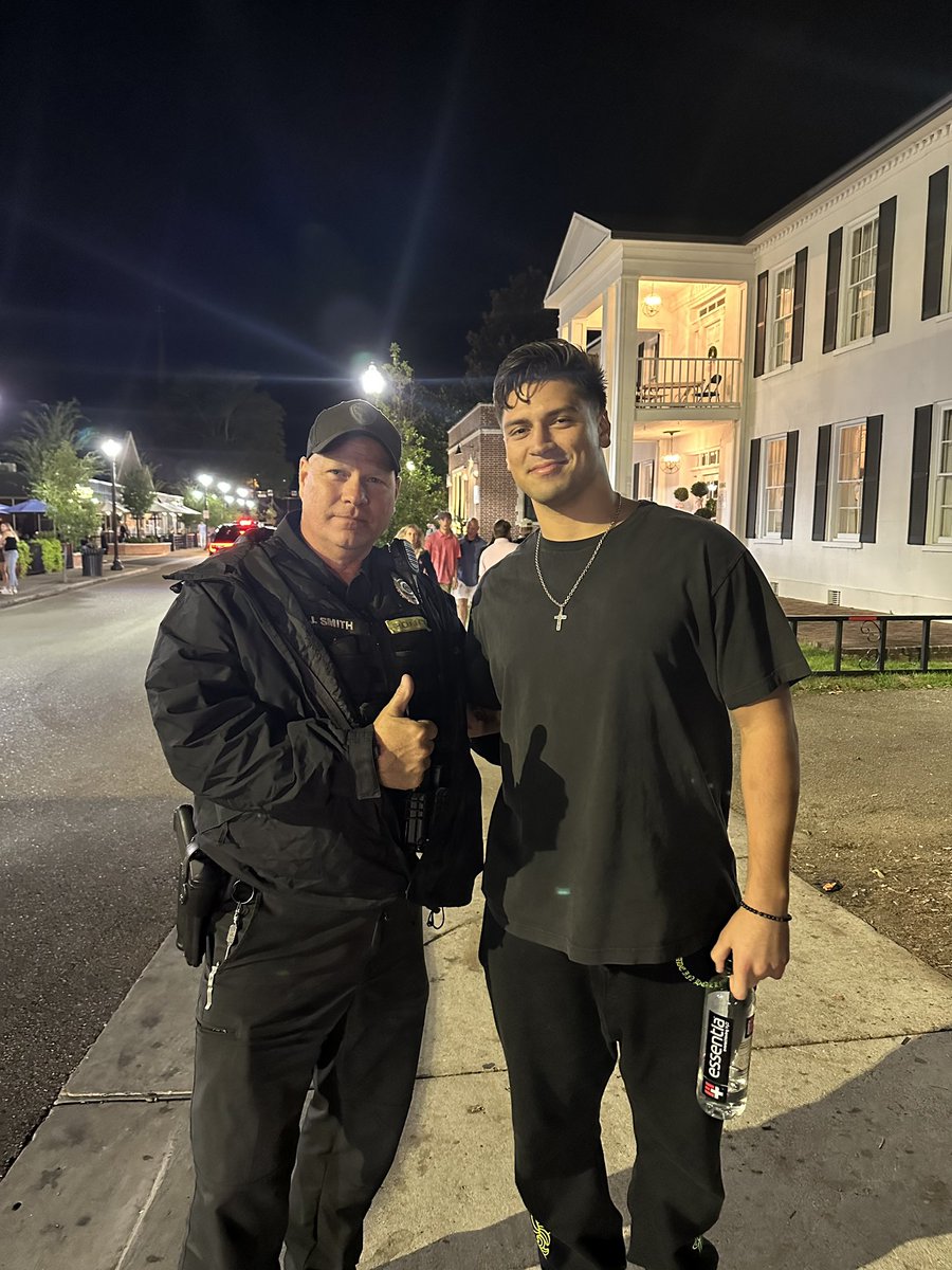 Oxford Police Department tweet media