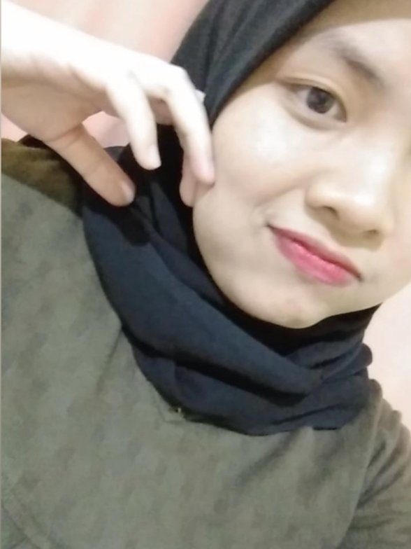 sukabgtsusu's tweet photo. btw ini gue pake yg shade crush, serius warnanya cakep bgt bisa buat ombre juga, long lasting, smoochproof, dan transferproof lipstain
#ItsMyColorCharacter #BeautifulYouth https://t.co/1z89mgcUrU