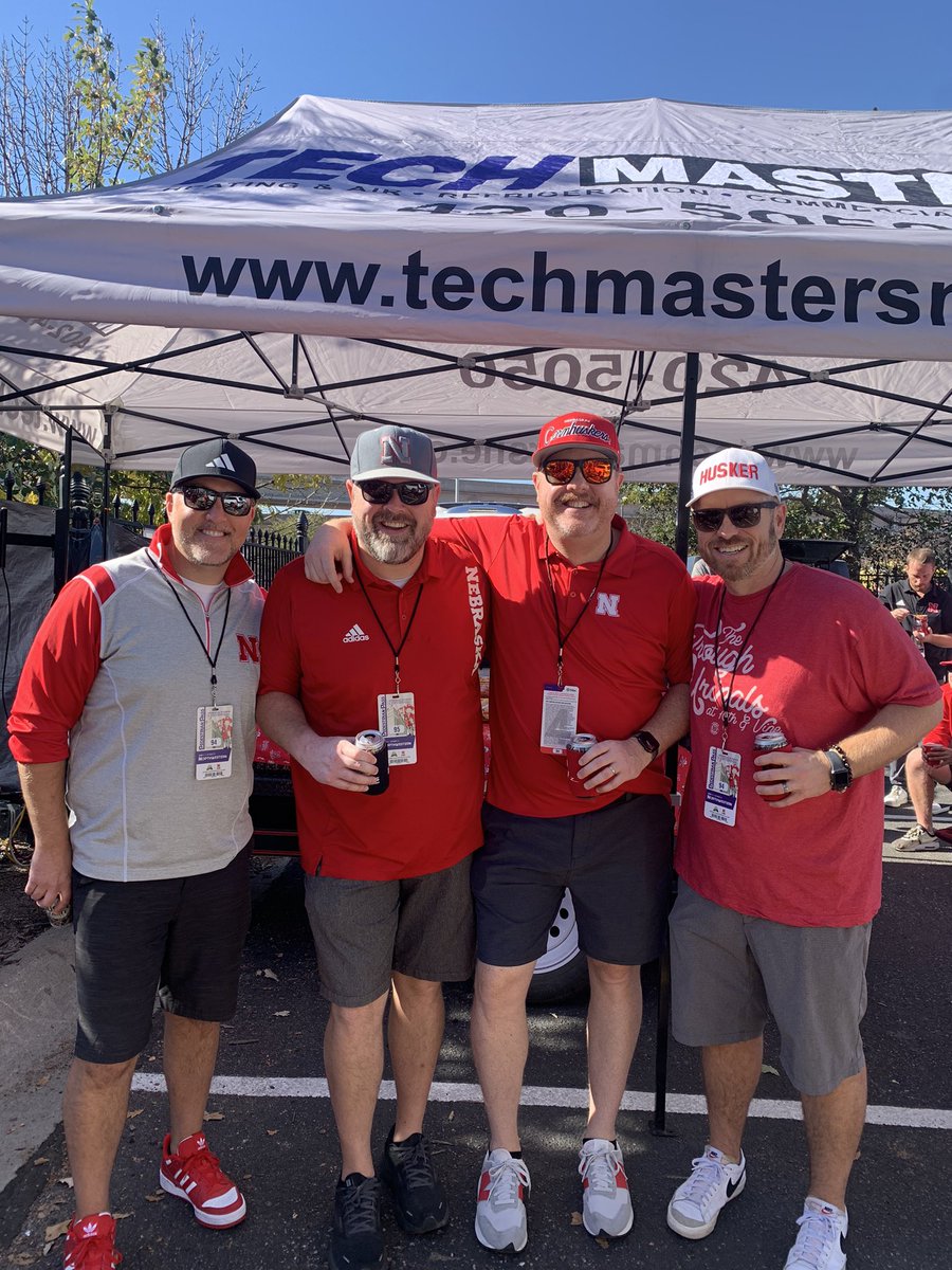 AndrewOmac's tweet photo. @CommonFanGBR @MattyOwensSr @mccarvillematt9 @Ace_Carville we are the epitome of the commonfan! #gbr #runthedamnball https://t.co/qDtY9UaP8t