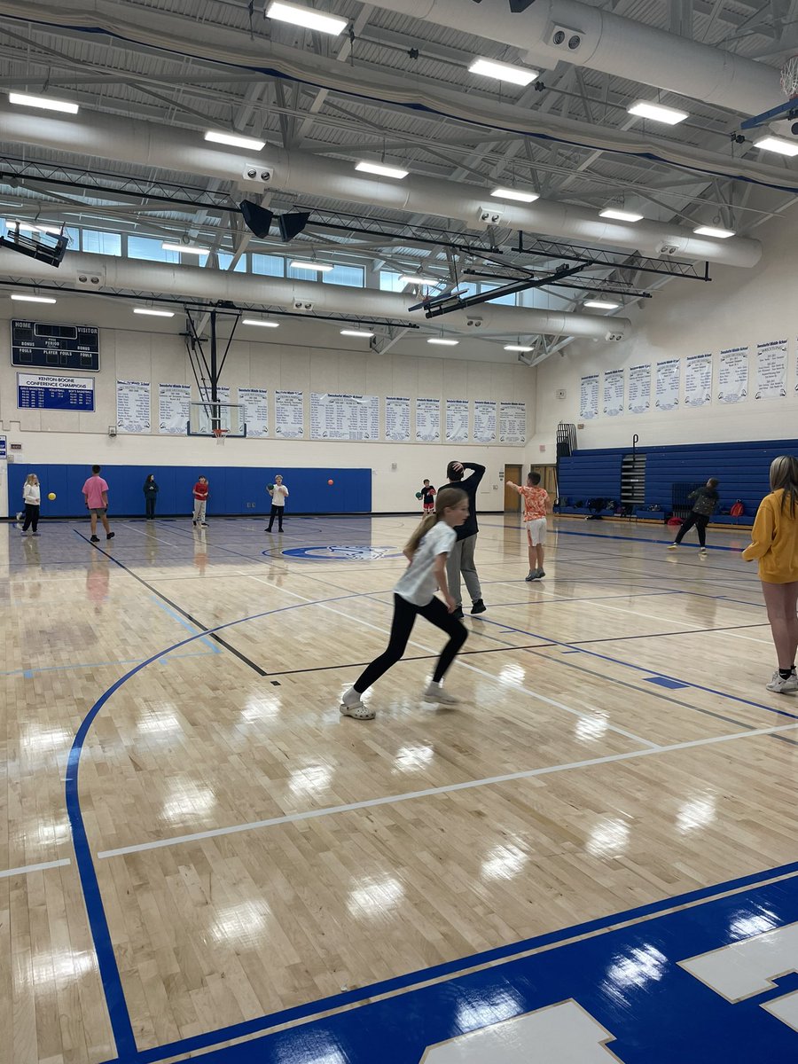 TwenhofelMS's tweet photo. Friday was a good day at TW! Last day of the first quarter means grade recovery and student rewards. So proud of our kids for their hard work this quarter! #whateverittakes https://t.co/5A9lmH2wQI