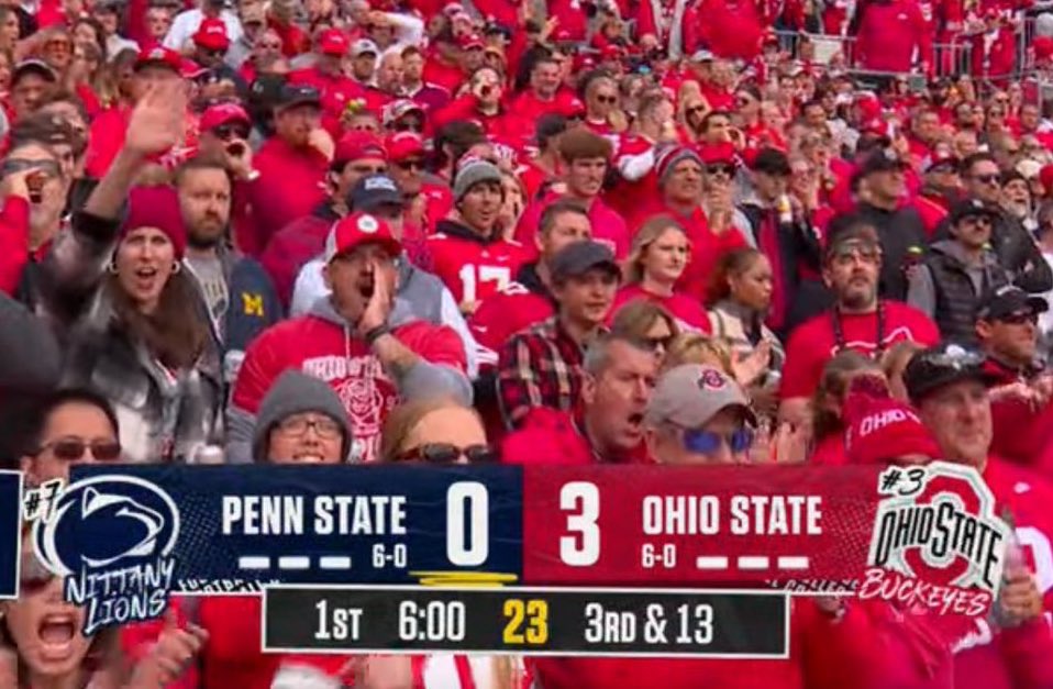 barstoolsports's tweet image. Those signs aren’t gonna steal themselves