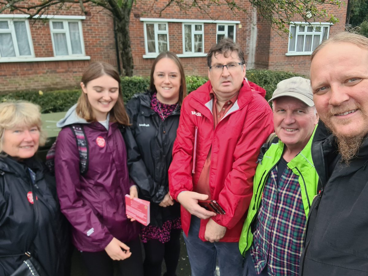 meet_mark22's tweet photo. @ReigateLabour out dodging the rain in #redhillwest &amp; #wraycommon this afternoon. Really love it around here, warm welcomes, great conversations with friends new and old and some requests for help.
Your Local Labour Party, working for you, where ever you are.
#changesishere https://t.co/OlDQ8SRNo4
