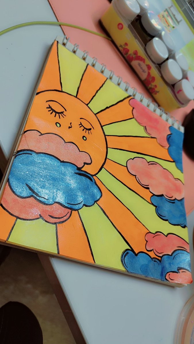 shamshanNiwasi's tweet photo. When I ran out of white acrylic..had to use "Ajeeb" colors. 

#IAmArtist #IAmSoTalented 😎 https://t.co/jhFdg24q78