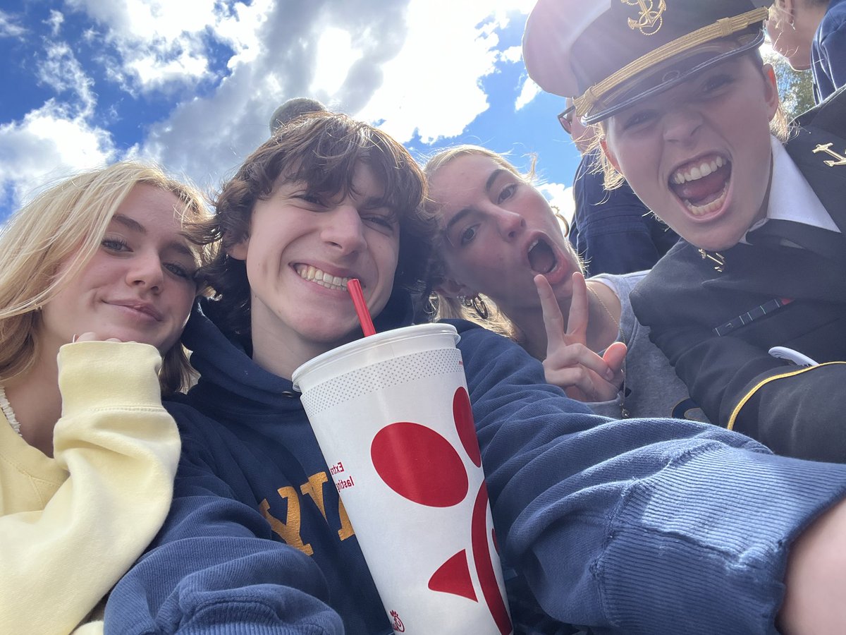 imseanlewin's tweet image. #GoNavy 🤞🤞