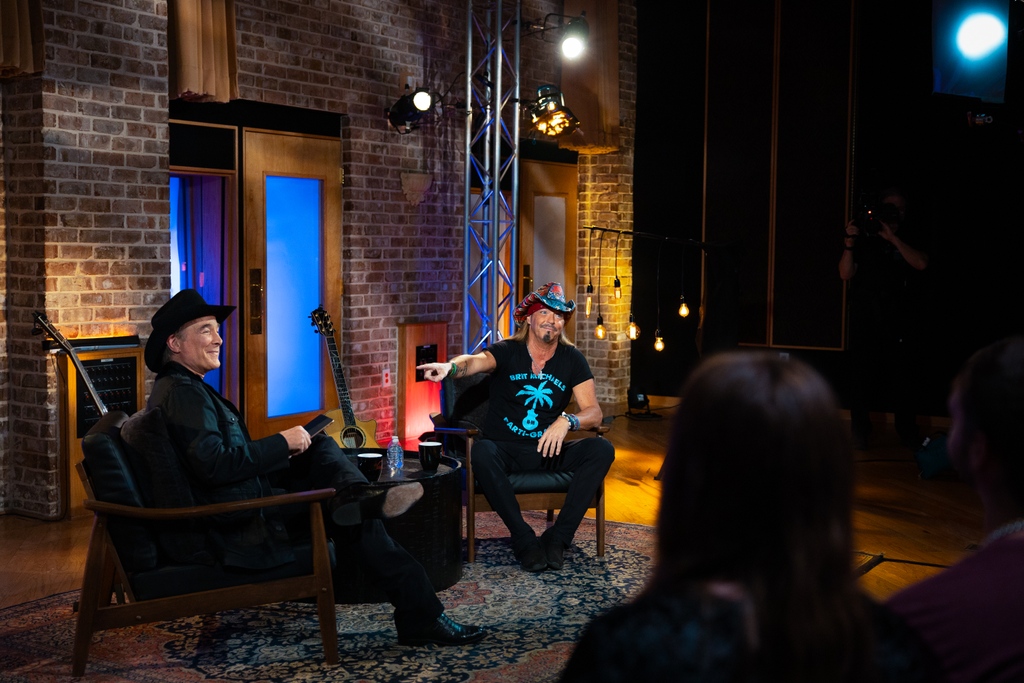 If you can finish this lyric then you'll love tonight's episode of Talking in Circles: 'Every rose has its thorn, just like __' 🥀 Catch @bretmichaels & @Clint_Black having nothin' but a good time tonight at 10/9c pm on Circle Network or stream free on our Circle Now app!