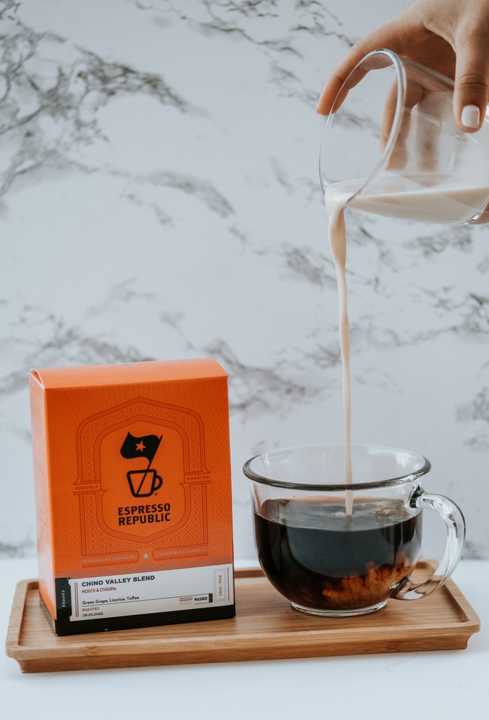 espressorep's tweet photo. Pride and joy of the Chino Valley!
Get the Chino Valley Blend today at https://t.co/AtFZz9DJ1f
.
.
#EspressoRepublic #Coffee #ChinoValley #SoCal https://t.co/0GrmBJ3W05
