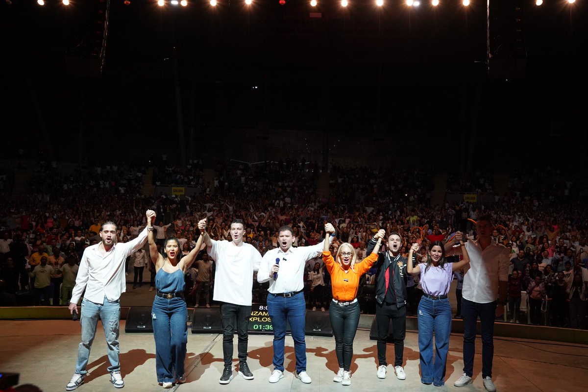 Soynormaruiz's tweet photo. 🧡🦁Satisfacción y gratitud a Dios, en nuestra cumbre de liderazgo explosión 2023 ,celebrando junto a @RealRedimi2 referente de la música Góspel y 5000 pastores y líderes cristianos que a lo largo de este proceso,nos han acompañado.
Gracias!
#asamblea #71elValleconNorma https://t.co/CH3xaEzqG3