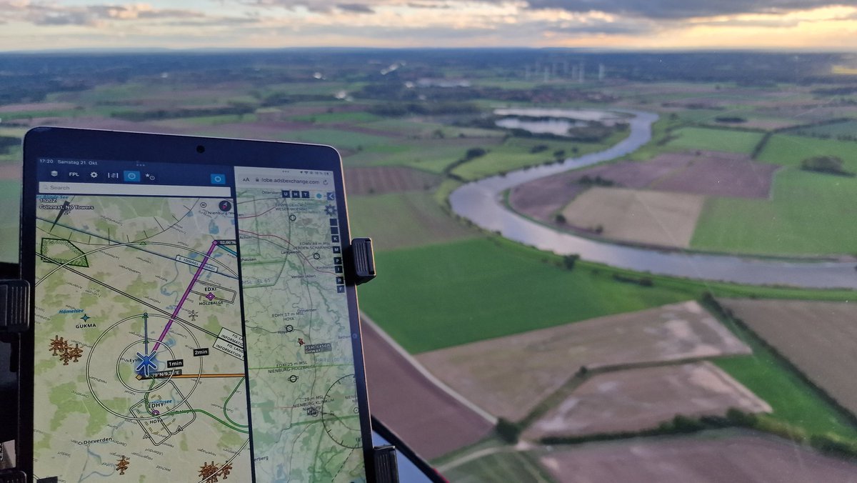 heli269's tweet image. On the way with #foreflight and inflight information from globe.adsbexchange.com