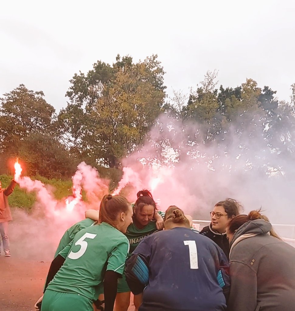 La légende raconte que les féminines ont gagné.