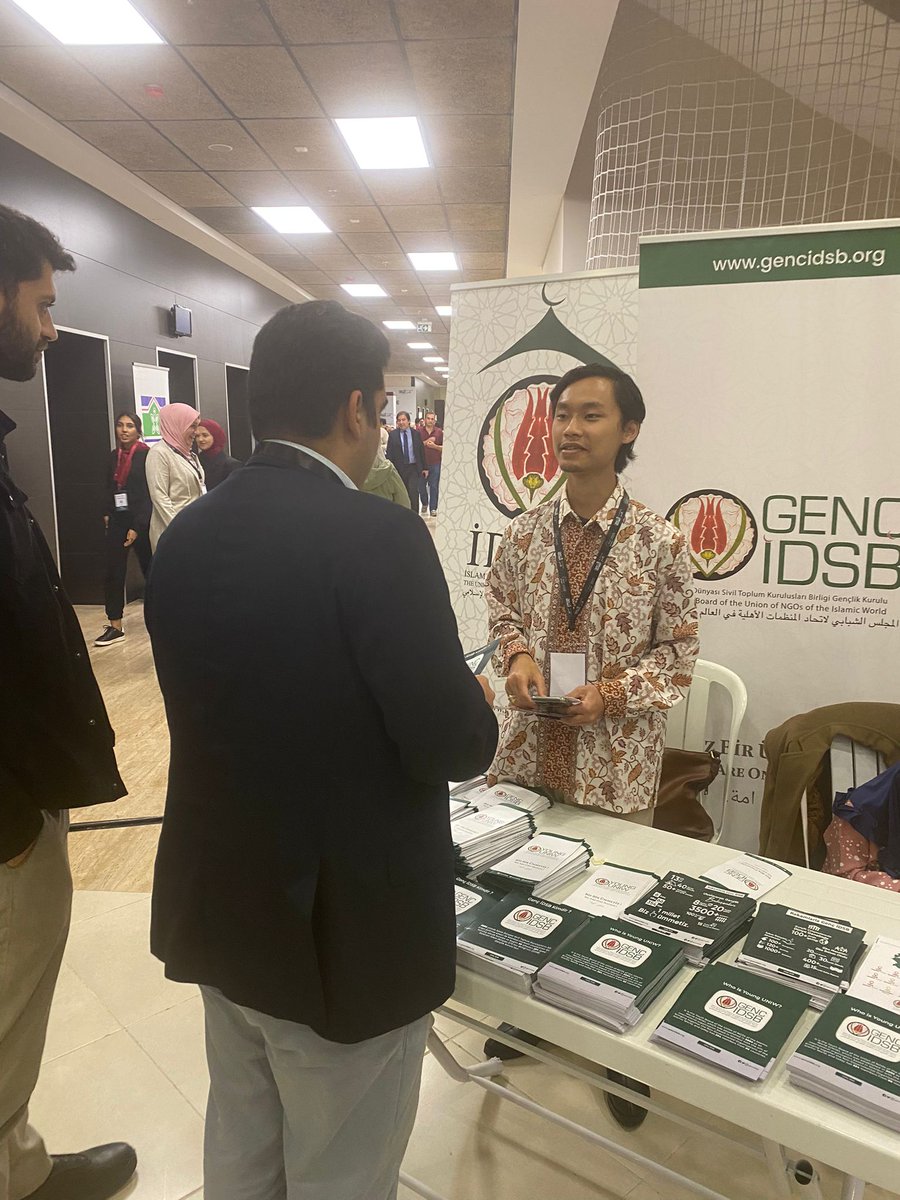 young_uniw's tweet photo. We welcome everyone to the 2-day conference and our Young UNIW stand. https://t.co/7AoOTRKKUp