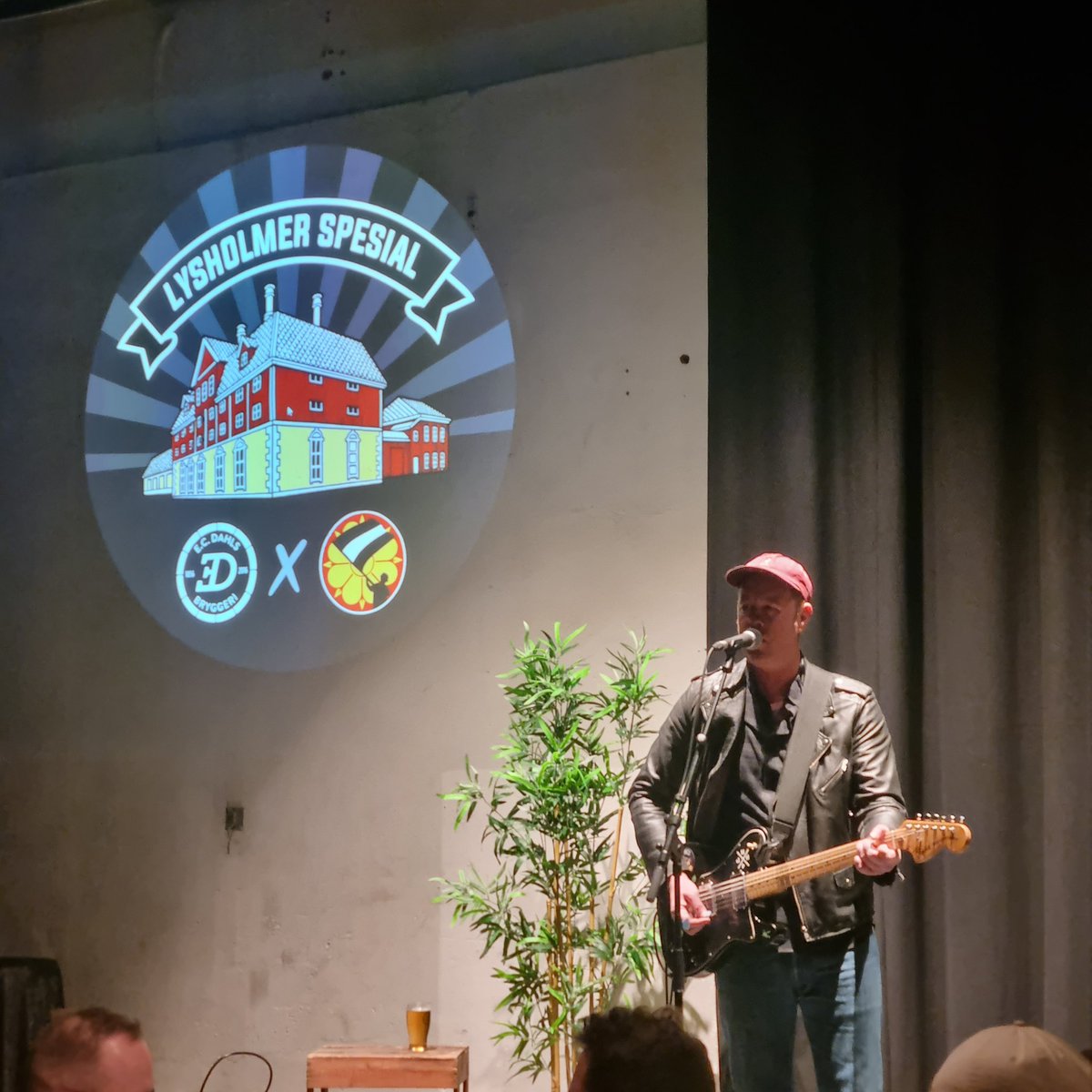 Vi har lansert øl! Og no ska vi drikk det opp! Ses på Øvre Øst i morgen!