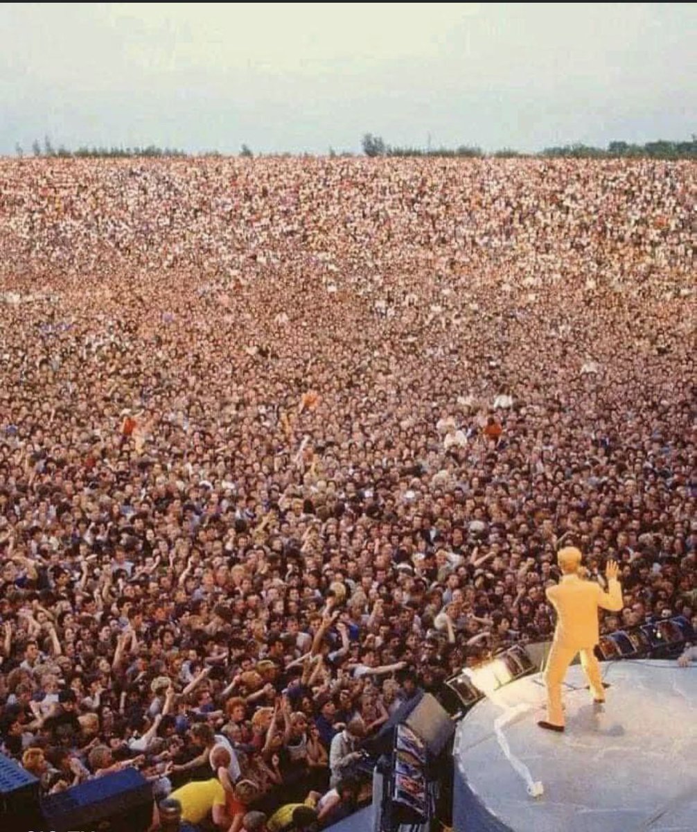 Which artist can pull this crowd?

RIP Legend Al Nassr Nigerian Police Innoson David Hundeyin Killaboi Ansu Fati Akanji Marmaid Alvarez Bukola Saraki Poch Haaland Mitoma #CHEARS Guardiola Queen Elizabeth King of Afrobeats