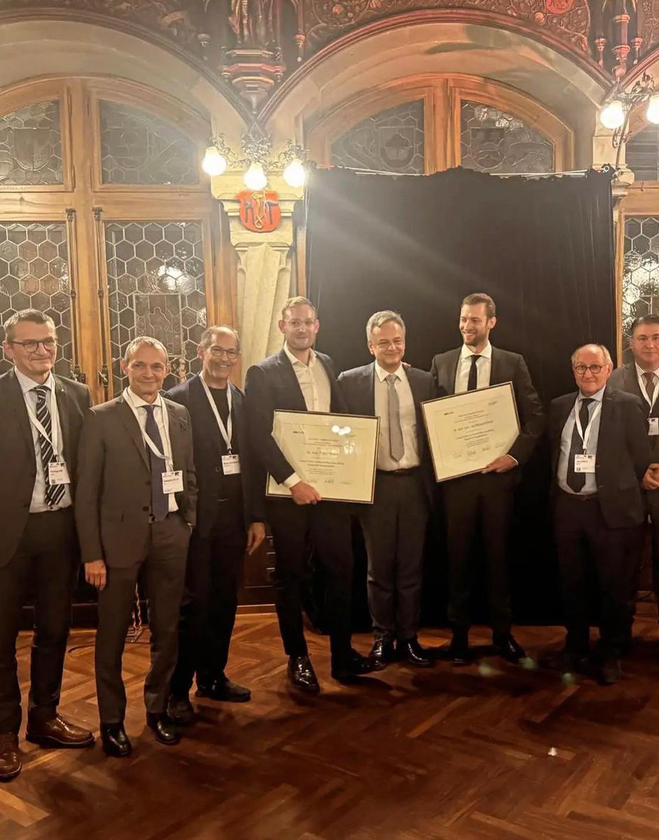 What an honor: fellowship graduation amongst the ISLS faculty during the #isls2023 in #zurich 🤩