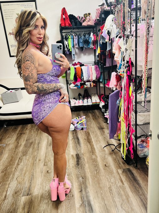 Something new is always on the horizon watch me make your dick grow . https://t.co/jbdhIA7jDa