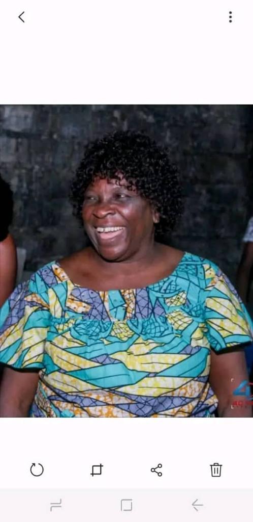 dieumerci_lukau's tweet photo. Avis de recherche: madame bulamatadi Bernadette est introuvable depuis le 20 oct 2023 a 14h vers intendance où elle était vu pour la dernière fois. Toutes personnes qui peut nous aider à la retrouver veillez contacter 0814176937,0890055453,0824446106. Merci pour votre support https://t.co/XWHsYd1Q3b