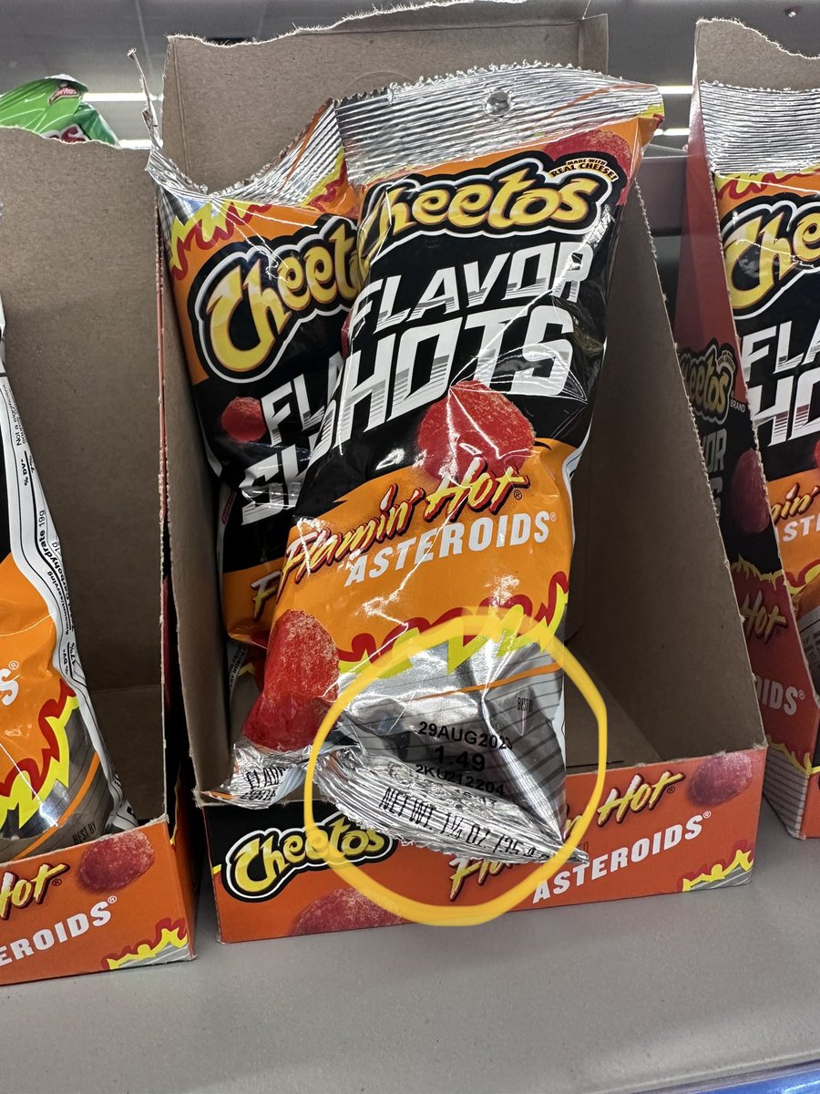 impressah's tweet photo. Smh @Walmart do better… i almost bought these 🤮 https://t.co/gBj5b48IZm