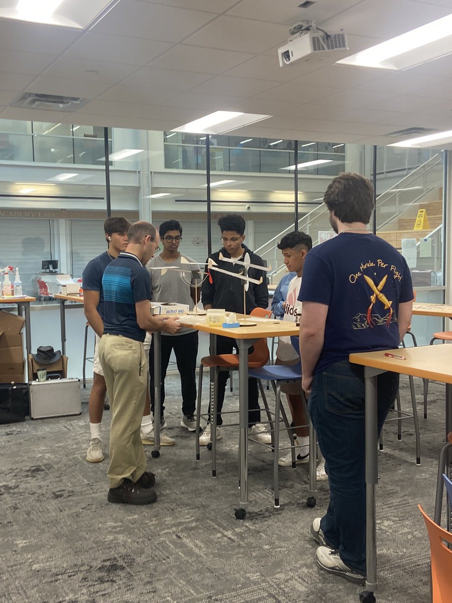 Laura Taylor tweet media