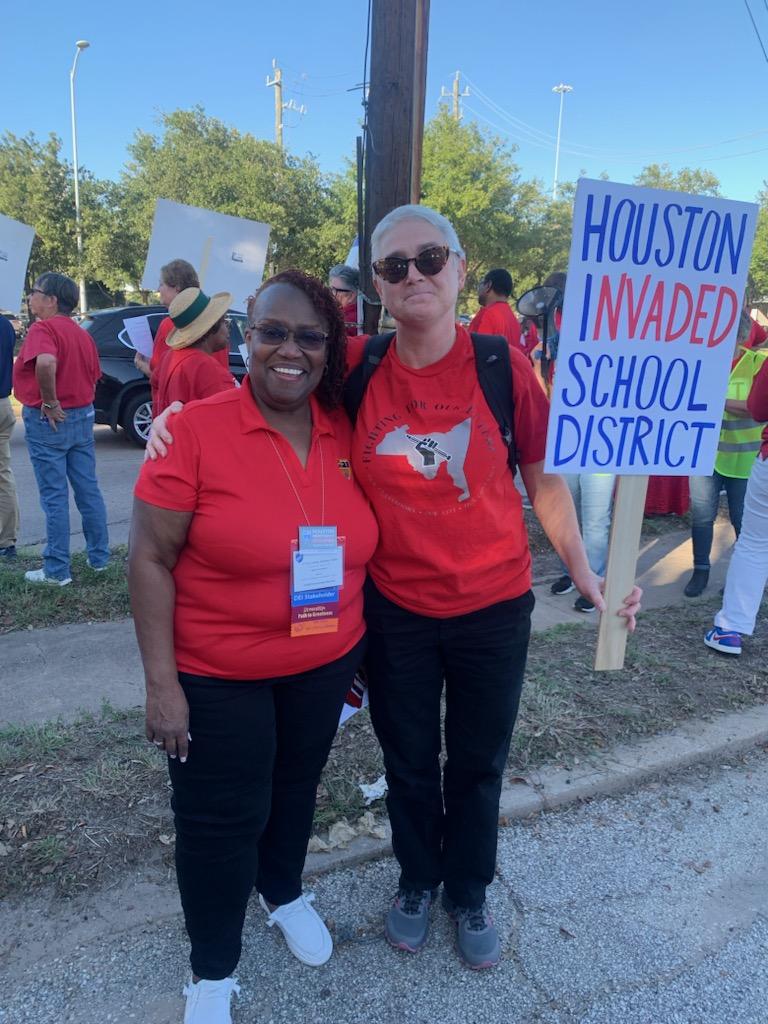 NHFT933's tweet photo. We joined @HFT2415 last night in the fight to protect their public schools during the horrible state takeover by right wing privatizers. A beautiful show of solidarity with @AFTunion union members.
#UnionYes #ProtectPublicEducation #RealSolutionsForKids #SchoolLibrariesForAll https://t.co/T0XvbDYg1p