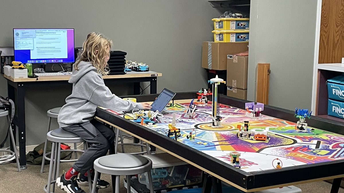 TechJourneyDSM's tweet photo. Today’s CoderDojo Des Moines meetup included some cool student projects in #Scratch and #python as well as LEGO SPIKE robots.  #STEM #IATech #inspireyouth https://t.co/4e3qwAlSsW