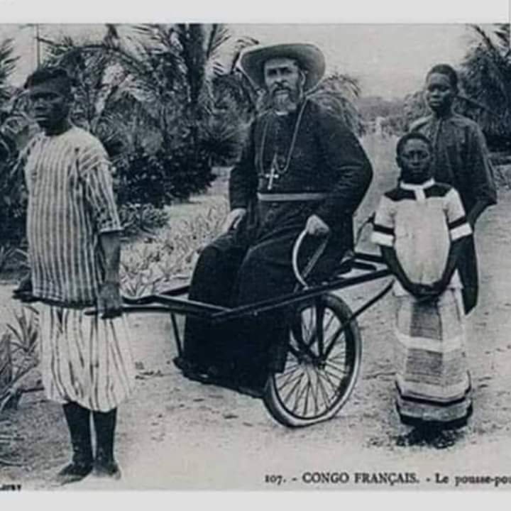 JaugustosRJ's tweet photo. Ao chegar no Brasil e ver de perto a escravidão, Darwin escreveu esse relato:

“Perto do Rio de Janeiro, minha vizinha da frente era uma velha senhora que tinha umas tarraxas com que esmagava os dedos de suas escravas. Em uma casa onde estive antes, um jovem criado mulato era, 👇 https://t.co/zU3caRGRrU