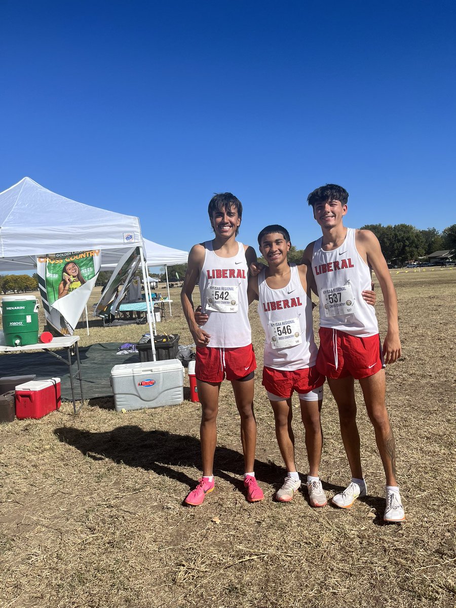 CallejaCoach's tweet photo. LHS boys XC are sending 3 to STATE!! @Dannyyboyyy22 5th @mjjfosterr at 6th and Beto at 17th!! @LiberalRedskins @sportsguybrock https://t.co/LN9fvuPRPO