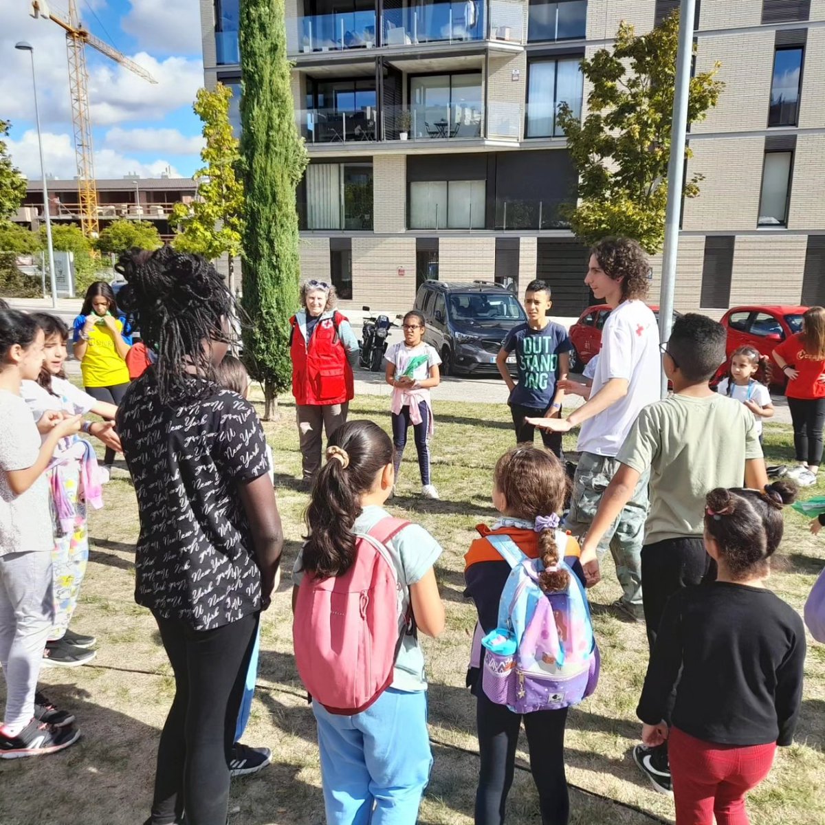 CreuRojaTRS's tweet photo. Avui els nens i nenes del projecte "Èxit Escolar" han participat al #Festidrets de Vic, un espai d'aprenentatge i vida associativa amb l'objectiu de defensar i promoure els #DretsdelaInfància. 

#SerMillors https://t.co/WwEoJP02tw