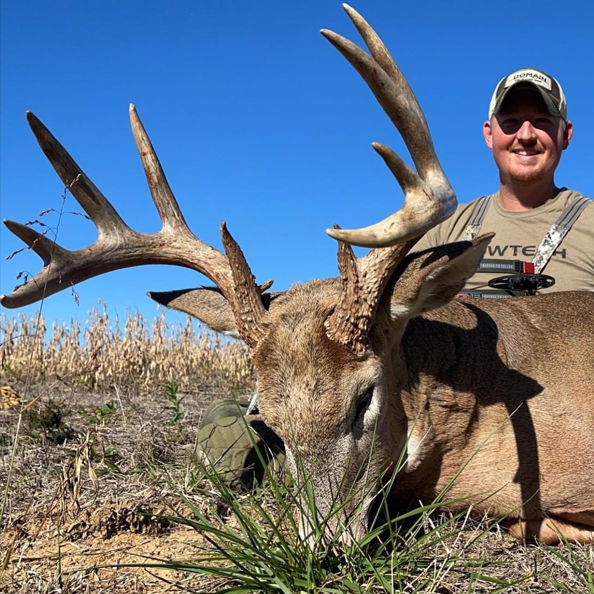 Buck_Chasers's tweet photo. Big congrats to Jared on a stud 10 pointer. Weโve been so close all week with several big boys seen on their feet. One more night to make it happen for this group. Good luck to all our hunters. #illinoishunting #bowtech #bowtecharchery https://t.co/NcUcdN0f1c