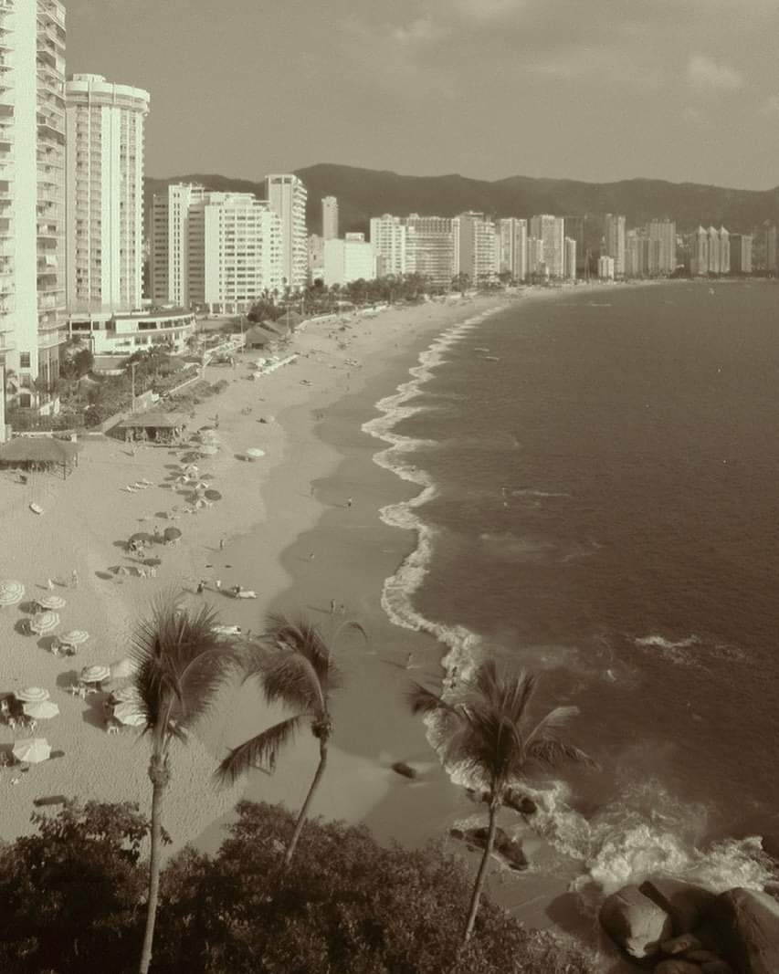 The bay

¡Ｓíｇｕｅｎｏｓ！  #𝐋𝐚𝐂𝐨𝐬𝐭𝐚𝐓𝐕 #𝐀𝐜𝐚𝐩𝐮𝐥𝐜𝐨