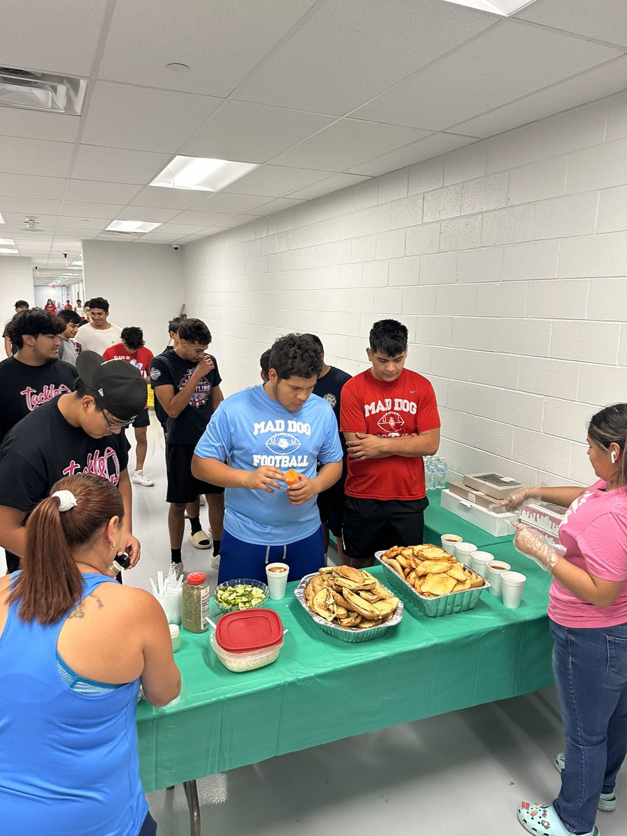 Coach_E_Cano's tweet photo. Thank you parents and boosters for feeding our Boys the day after a tough game. Menudo was delicious. Much appreciated. #MDF https://t.co/V58QLKXUMa