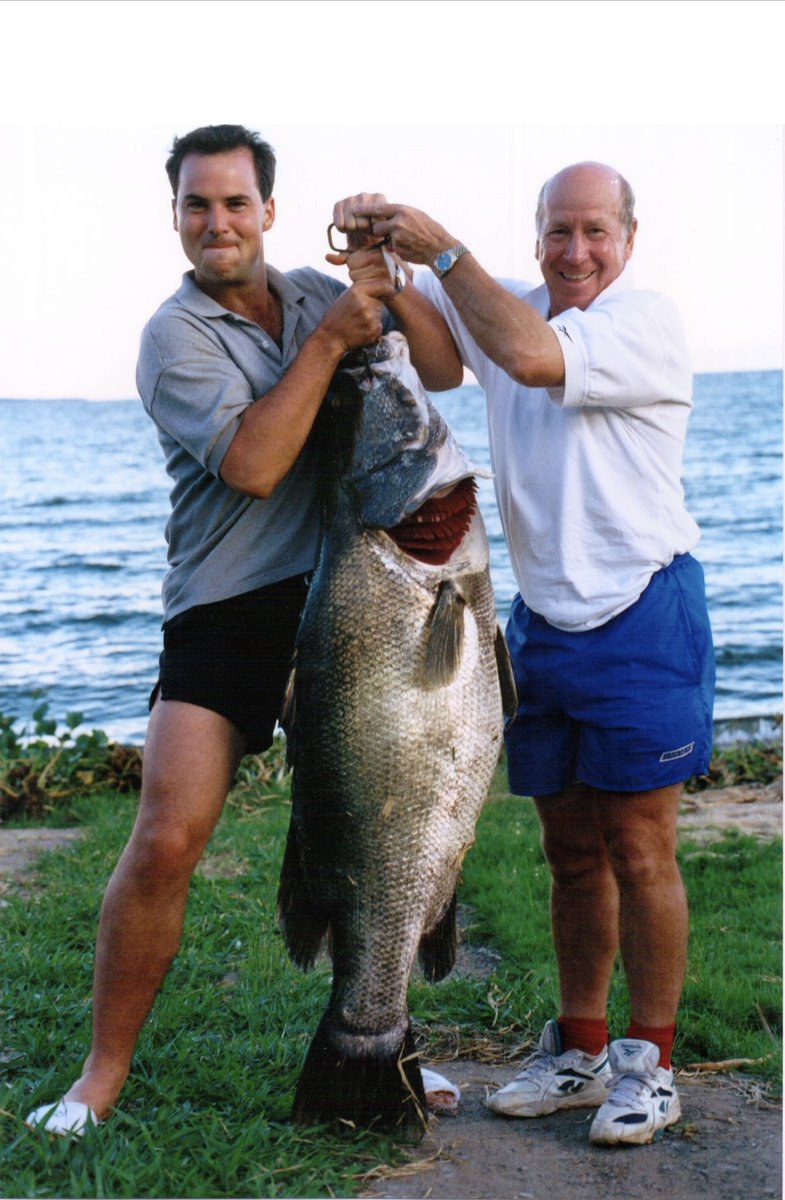 SuggFilms's tweet image. At the start of my career I had the joy to work with Sir Bobby Charlton in Uganda. He caught a giant Nile Perch, delighted to get one over on fishing obsessed brother, Jack. Always the competitor, warm, professional and classy. With great memories and much respect #bobby