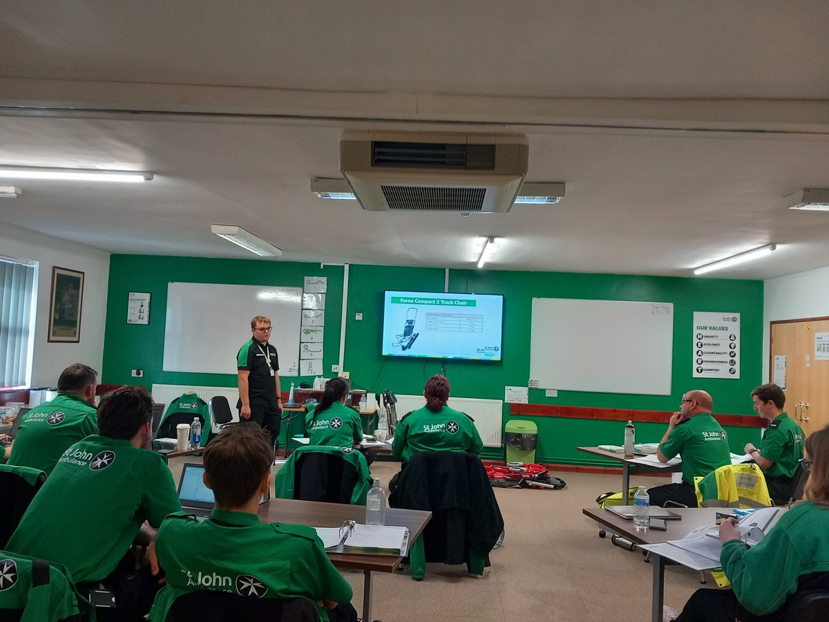 St John Ambulance ¦ Hampshire & Isle of Wight (@sjahampshireiow) on Twitter photo Day 3 of the course for our trainee Emergency Ambulance Crews.
These trainees are <a href="/stjohnambulance/">St John Ambulance England</a> volunteers who are spending their weekends training to the highest standards to crew our front line ambulances working with <a href="/NHSEngland/">NHS England</a>. Day 3 of the course for our trainee Emergency Ambulance Crews.
These trainees are <a href="/stjohnambulance/">St John Ambulance England</a> volunteers who are spending their weekends training to the highest standards to crew our front line ambulances working with <a href="/NHSEngland/">NHS England</a>.