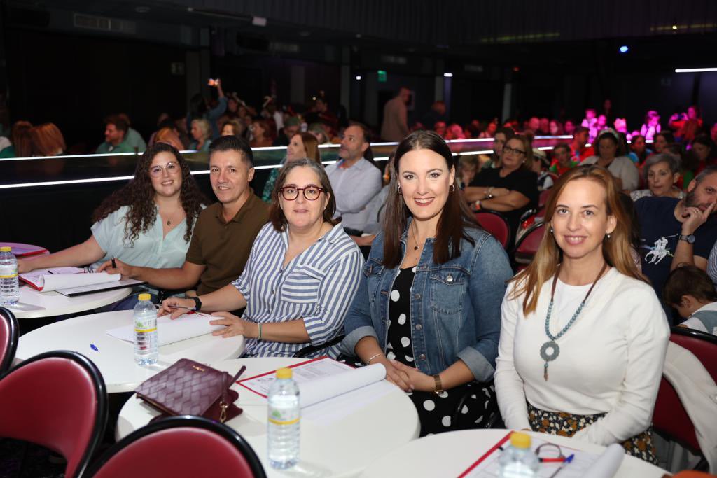 JCF_Valencia's tweet image. 🪩Hui ha arrancat el XXXVII concurs de playbacks infantils amb la modalitat B

Han participat ⬇️
🔹@fallaprvinaroz 🔹@FallaMaestro240 
🔹@fallamolinell 
🔹 @castellosogorb 
🔹 @FallaSMMS 

👑 La FMIV i la seua Cort d’Honor no han faltat a la cita.

 #Playbacks24

📸 @Fotofilmax