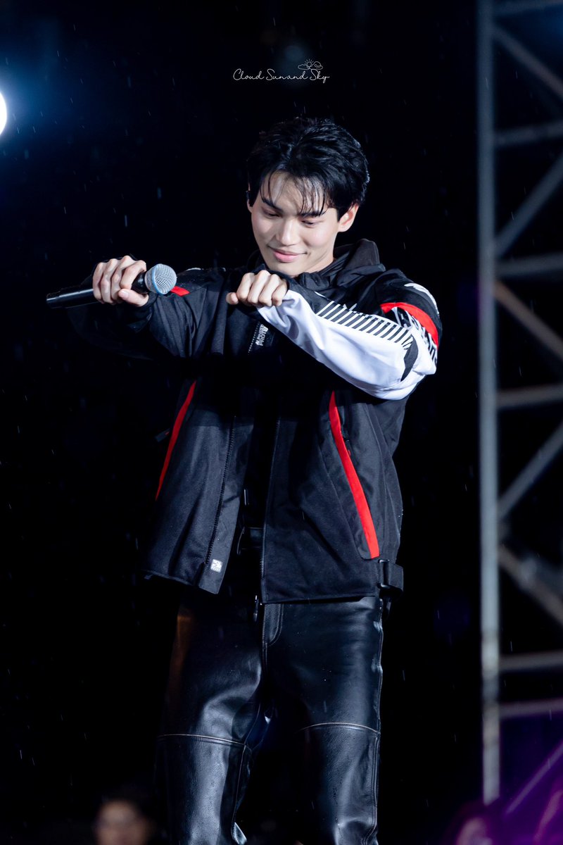 CloudSunandSky's tweet image. มีเด็กแง้นๆกลางเวที น่าร้ากกกกกกกก

WIN x OCTOPOP
#OCTOPOP2023
#หมึกเดือนสิบ
#winmetawin @winmetawin