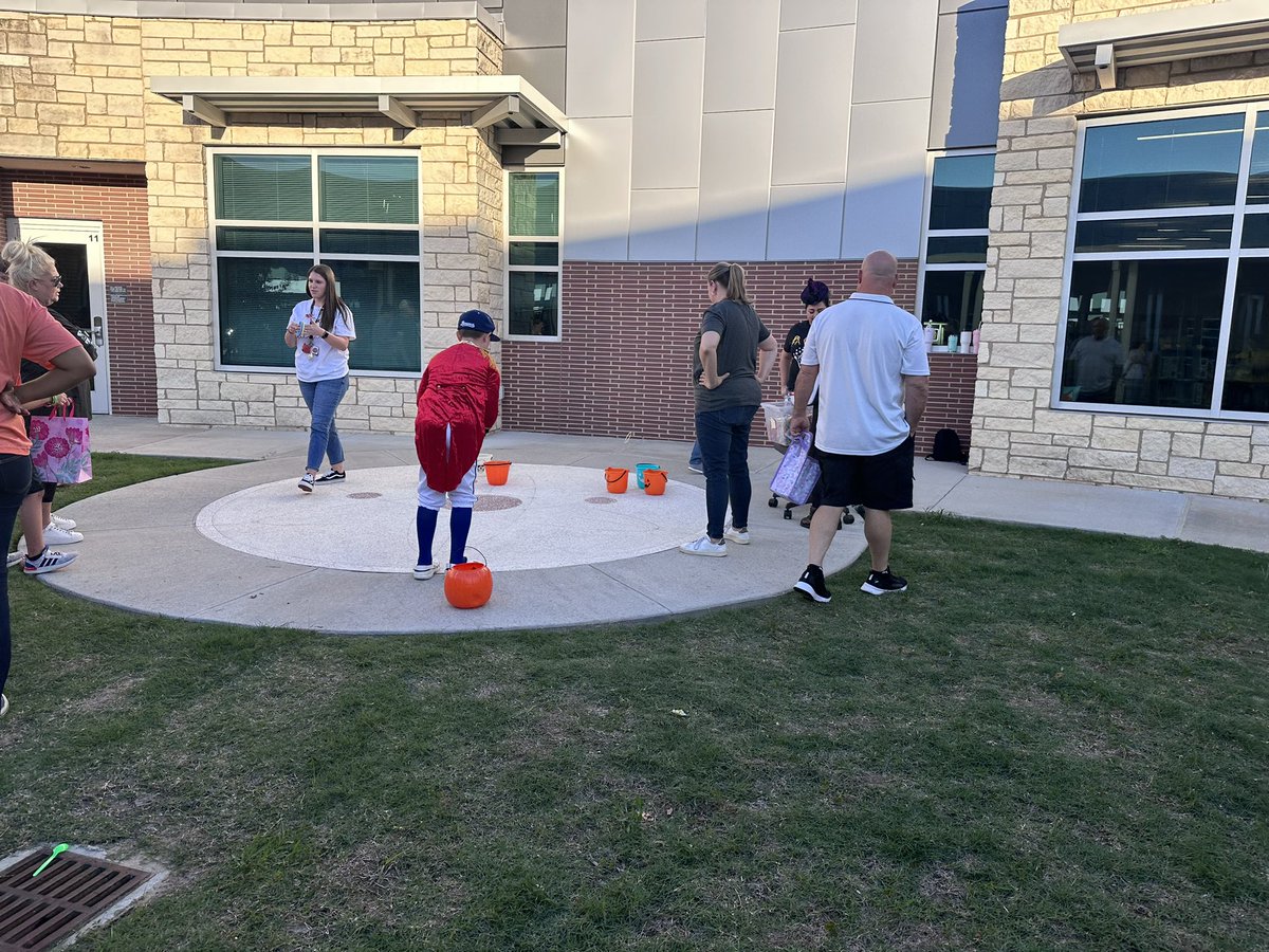 Thank you <a href="/fox_pto/">Fox Elementary PTO</a> for putting together an amazing Fox Family Fun Night! 🧡