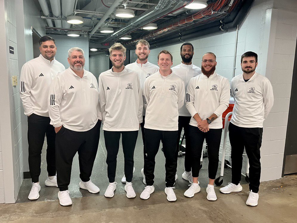 mamaMal3's tweet photo. Yesterday=core memories for my boys. @Peytonmallory3  played @IlliniMBB and @jacksonmal0 was a part of @braveshoops coaching staff. P made the most of his minutes … couple assists, 2-2 from FT line &amp; hit a step back 3 at the final buzzer. All while @themal15 proudly looks on. 💛 https://t.co/lp6Lm6yWU3