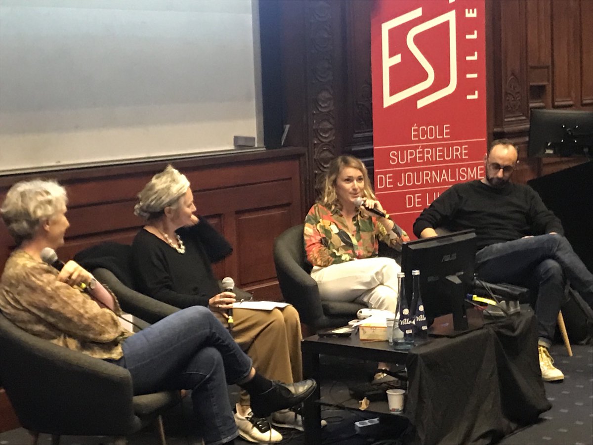 Les tables rondes se succèdent pour cette première édition du journalisme culinaire, place à la quête de reconnaissance des journalistes culinaires. A venir l’évolution en images du journalisme à la télévision avec l’INA. #MangeLille! ⁦<a href="/ESJLille/">ESJ Lille</a>⁩ #SciencesPoLille