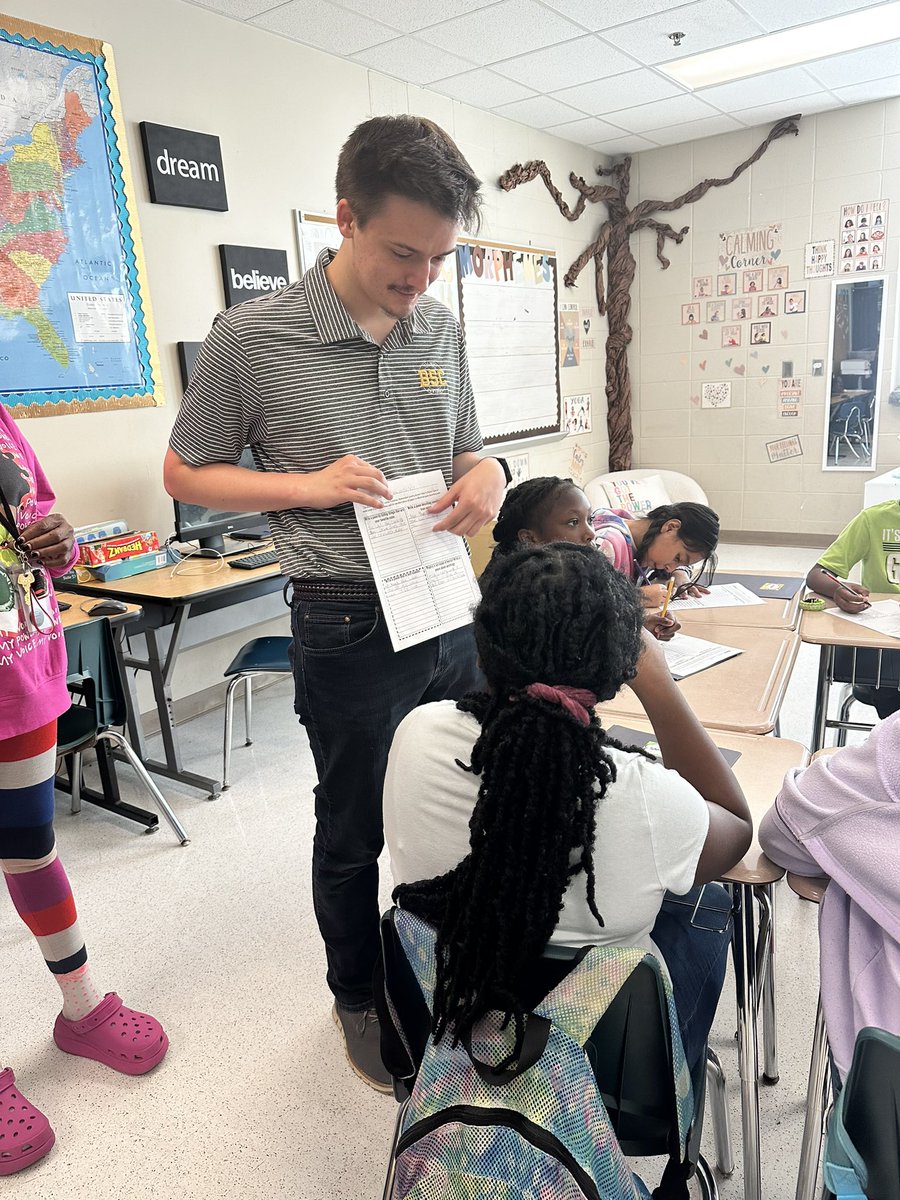 LiteracyLambert's tweet photo. Fifth grade at Washington K8 is getting to have all the fun with @discobirmingham on Fridays!!! https://t.co/VkAJrHU6u5