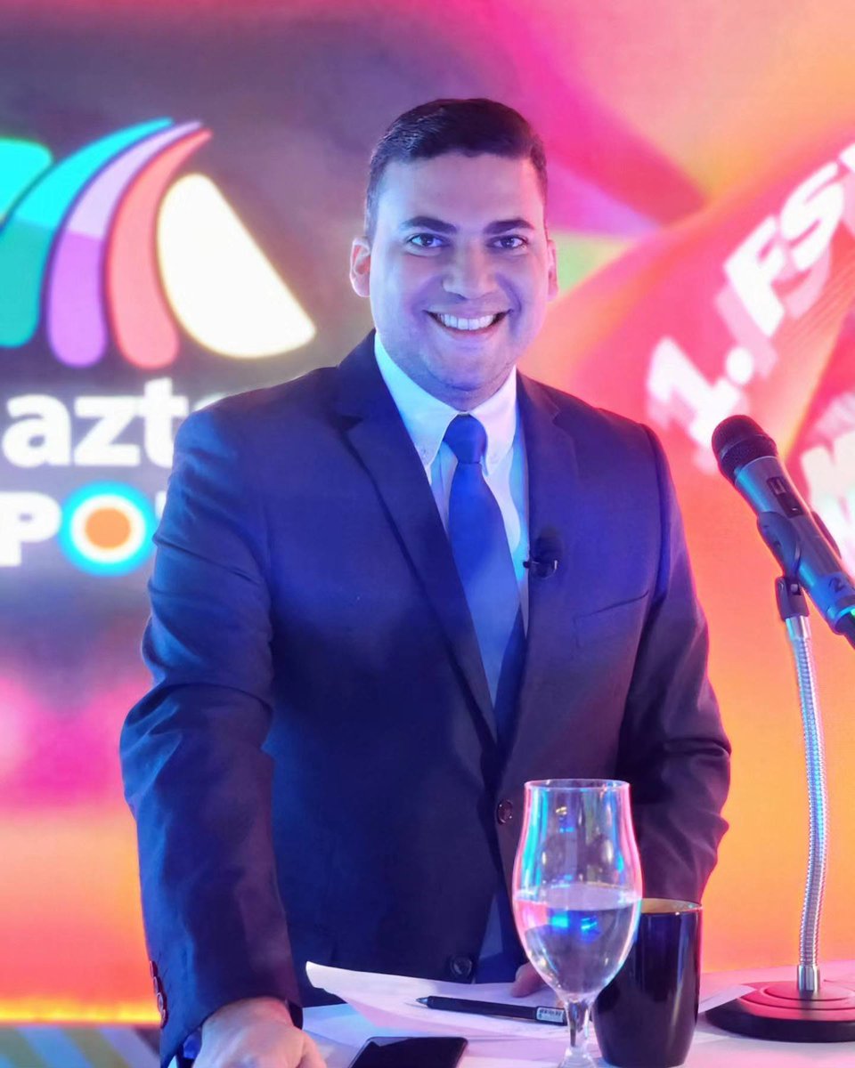 aztecahonduras's tweet image. #Bundesliga 🏆 #octava jornada en #AztecaDeportes ⚽️

#VFLWolfsburg 🟢VS BayerLeverkusen 🔴