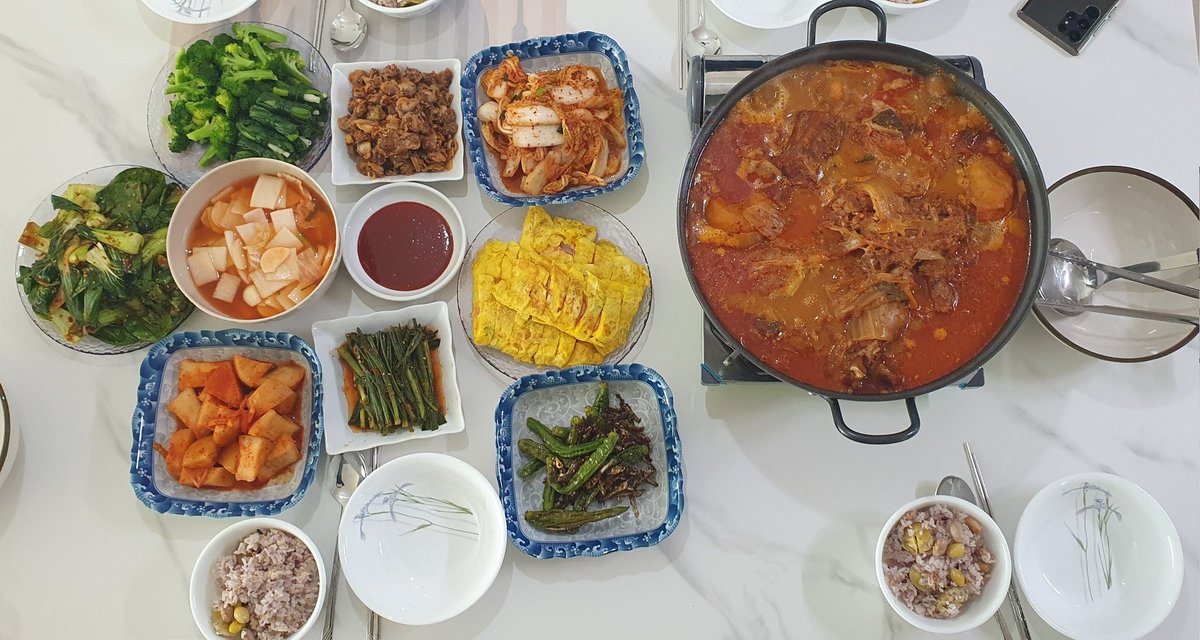 꾸야와 도리~
안전벨트 꽉 메고~
칭구야 지베 가서 맛난 한정식 배터지게 머거떠여~~~😍
<a href="/monmo_jh527/">❣몬모❣</a> 융숭한 대접 감따함다!
<a href="/twinklesoms/">트윙크리❤️</a> <a href="/Ring_5_27/">🍃캐플율아(slow)</a> 넘 절거워떠요~ 이머들~~ 담에 또 망나여😉