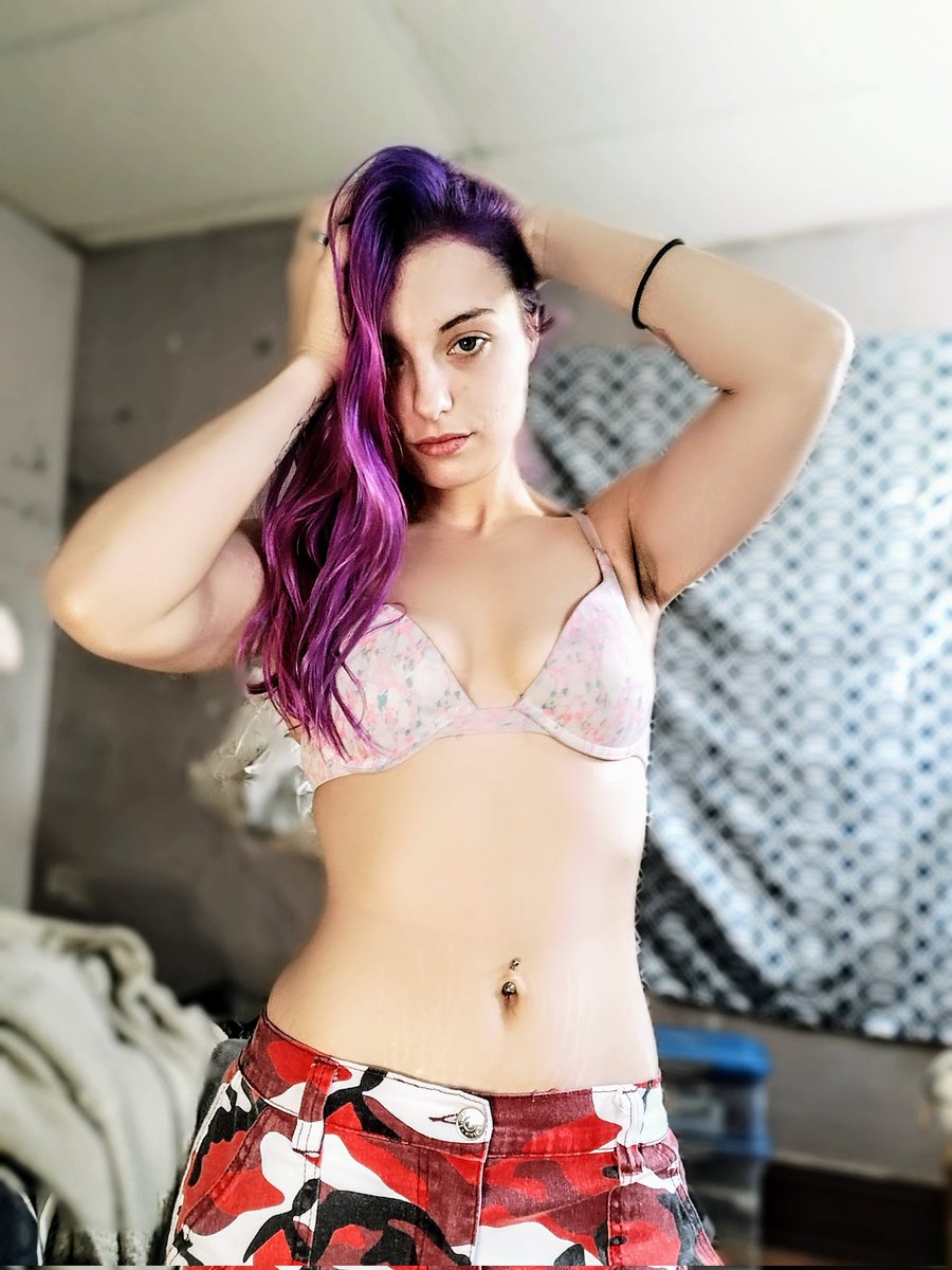 minimissy42098's tweet photo. https://t.co/dEGfUrGtun
Come see how naughty I can get! 😜😈🥵 
Let's get naughty together! 😜😘🤭🤫
#onlyfans
#adultcontent
#onlyfansmodel
#themoreyoupaythemoreyouplay https://t.co/DhHFTnzYet
