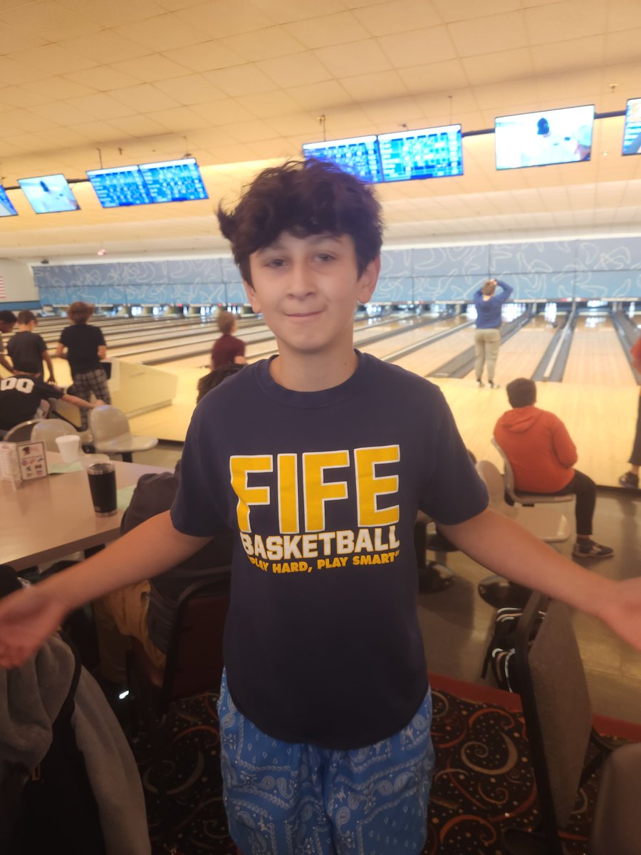 kulka_ryan's tweet photo. Bowling time! #youthsports #noipads #getridofscreens https://t.co/85IyPcC27w