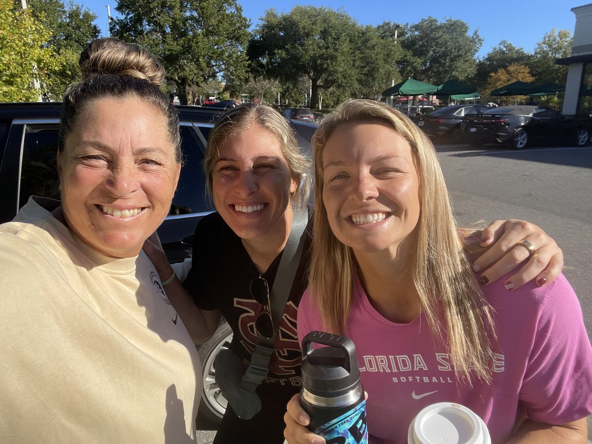 Lonni Alameda (@coach_alameda) on Twitter photo 🤟🏼 .. <a href="/calihbarron/">Cali Barron</a> <a href="/carsynmariee/">Carsyn Gordon</a> .. brought the good vibes this am!! So grateful for my tribe!! 🤟🏼 .. <a href="/calihbarron/">Cali Barron</a> <a href="/carsynmariee/">Carsyn Gordon</a> .. brought the good vibes this am!! So grateful for my tribe!!