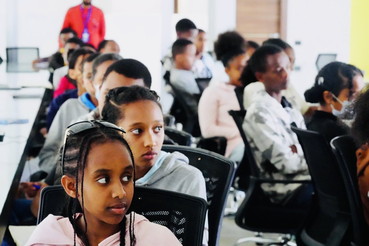 DanEnergyET's tweet photo. #SatCoding Presenting Tech exposure to youth, Training the next era Tech-leaders! @DanEnergyET https://t.co/hHCClKJykd
