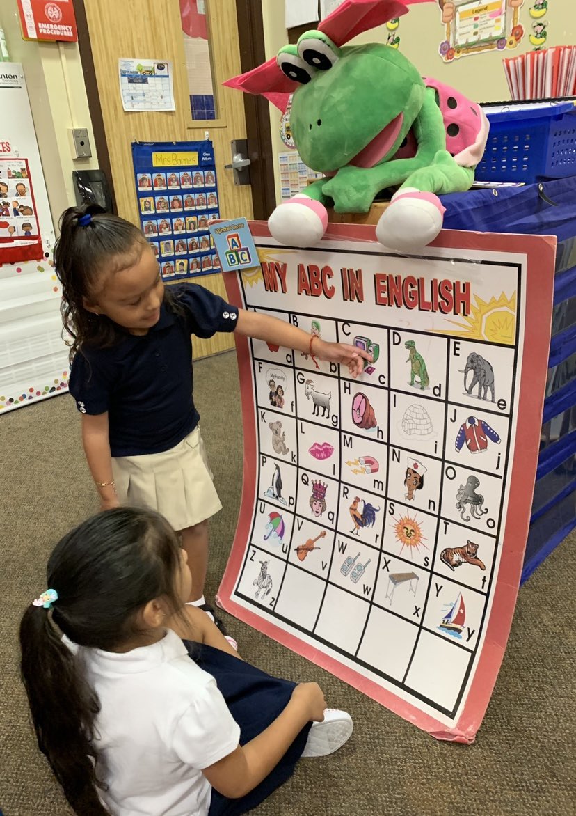 JPH_BarnesClass's tweet photo. Emergent Literacy is a key component for academic success ❤️
@Elmacias07 @JP_Falcons https://t.co/1ZlNMPhxer