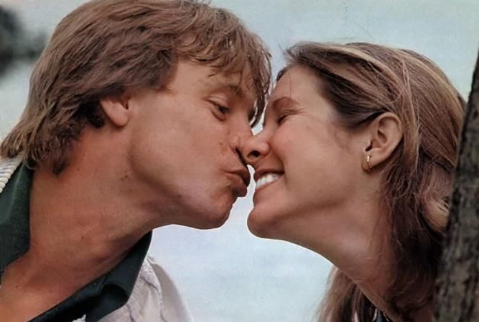 MarkHamill's tweet image. For Carrie Frances: 🎂

(with fond memories of a lifetime of 😂🤣 &amp;amp; 💋💋)