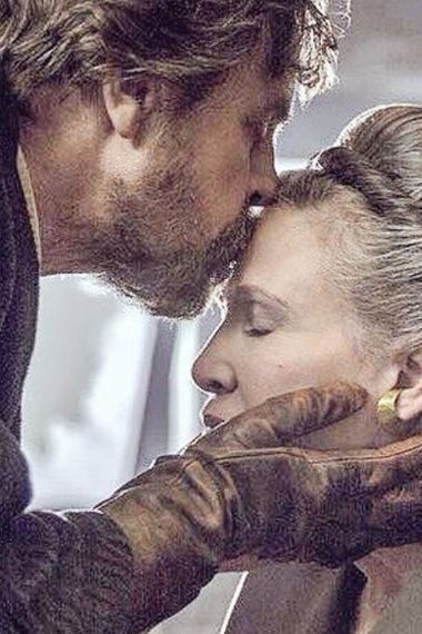 MarkHamill's tweet image. For Carrie Frances: 🎂

(with fond memories of a lifetime of 😂🤣 &amp;amp; 💋💋)