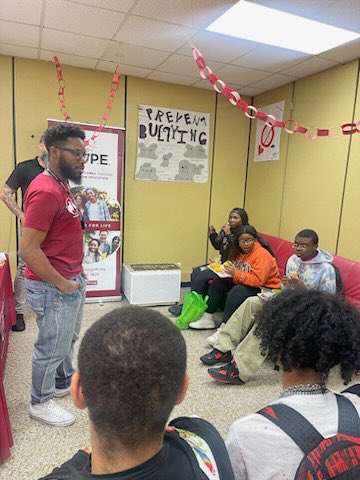 SouthridgeMiami's tweet image. as we prep to roar strong into #2023AntiBullyingWeek Spartan Student Services wishes to say thank you to @bestrongintl & the awesome Lunch & Learn workshops during last Weds #CounselorCorner 🧡❤️🧡
get ready for next week!