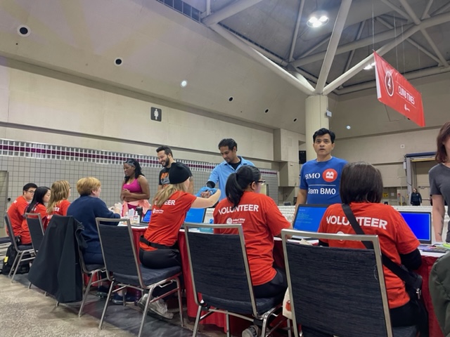 UWGreaterTO's tweet photo. We know that none of this would be possible without the help of our generous volunteers. Thank you to everyone who came out bright and early today to make sure our climbers had a wonderful experience.
#UP4Community #ClimbUP https://t.co/wtcdWHbFvz