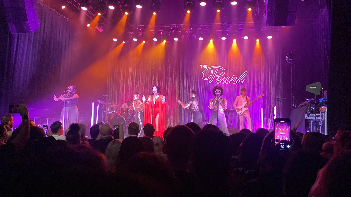 evhalliday's tweet image. Had an absolutely AMAZING time seeing @TySunderland and @JessieWare at @UnionTransfer!