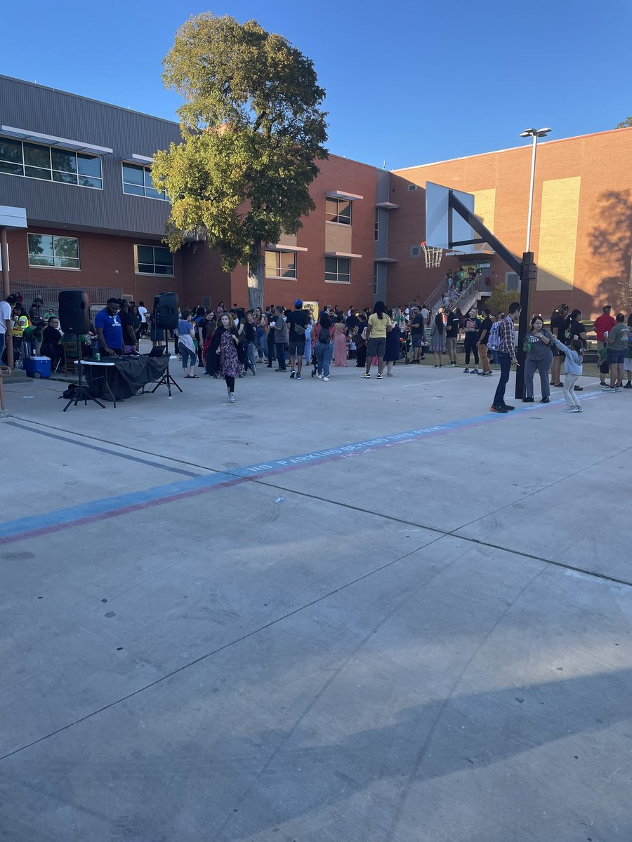 alexmerrittedu's tweet photo. Sanger Fest 2023 is a wrap! Thank you to the teachers who made this one of the best community gatherings to date. It’s one of the highlights of my year! @SangerStallions #LearninginRhythm https://t.co/yhFDRSacGy
